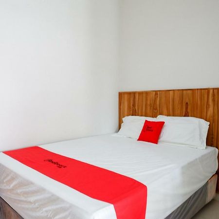 Reddoorz Plus Syariah Near Stasiun Tegal 2 Ngoại thất bức ảnh